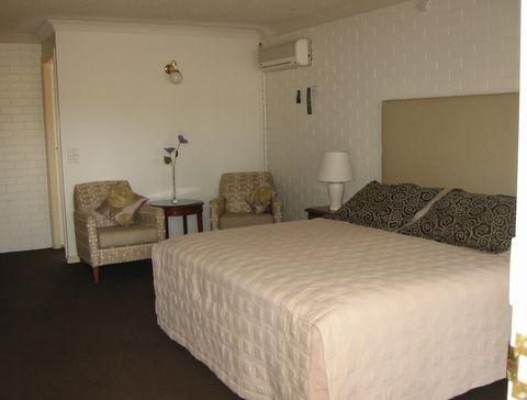 Country Comfort Tumut Valley Motel - Tourism Brisbane 1