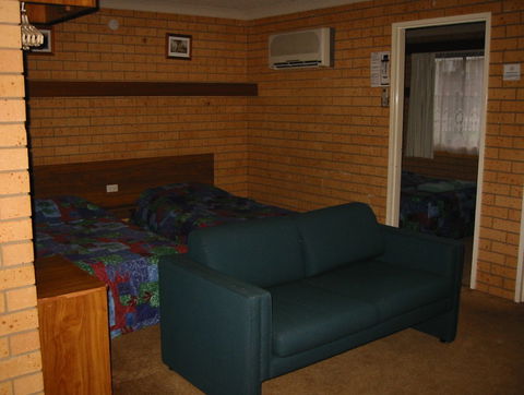 Country Comfort Tumut Valley Motel - Tourism Brisbane 2