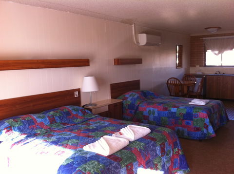 Country Comfort Tumut Valley Motel - Tourism Brisbane 3