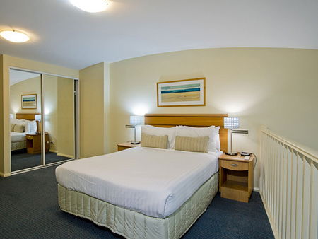 Oaks Waterfront Resort - Brisbane Tourism 3