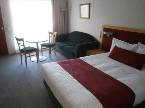 George Bass Motor Inn - Tourism Brisbane 0