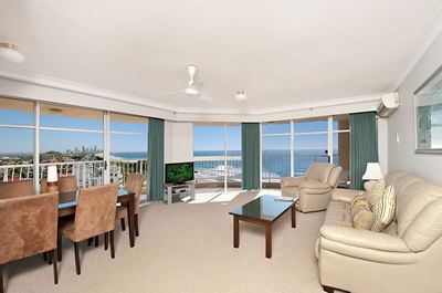 Burleigh Surf Beachfront Apartments - Brisbane Tourism 5