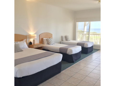 COAST Motel And Apartments - Tourism Brisbane 7