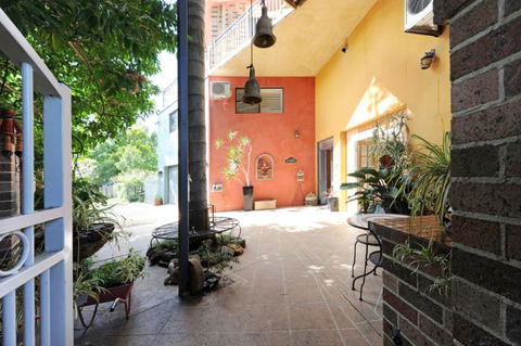 Rooftops Bed & Breakfast - Brisbane 4u 1