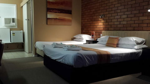 AA Hilldrop Motor Inn - Brisbane 4u 5