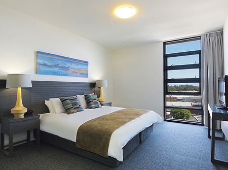 Oaks Mon Komo - Brisbane 4u 0