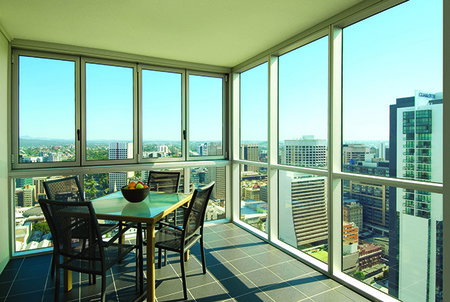 Oaks Festival Towers - Tourism Brisbane 2