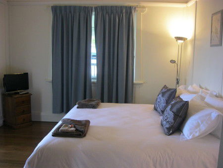 Blooms Cottage - Brisbane 4u 1