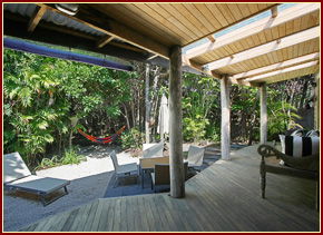 Absolute Beachfront Bamboo Hideaway - Brisbane 4u 2