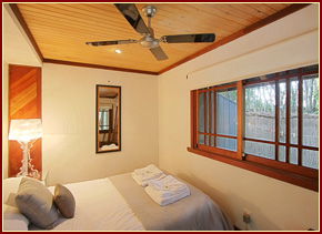 Absolute Beachfront Bamboo Hideaway - Brisbane 4u 3