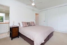 A Bay Breeze - Brisbane 4u 4