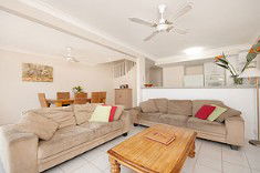 Aaah 2 @ Byron - Tourism Brisbane 0