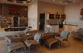 Breathtaker On High Spa Retreat - Tourism Brisbane 1