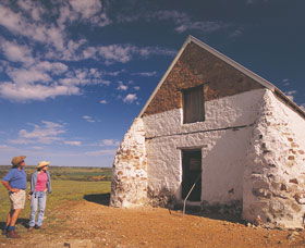 Oakabella Homestead - Tourism Brisbane 0