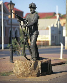 Miners Monument - Tourism Brisbane 0
