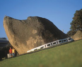 Dog Rock - Tourism Brisbane 0