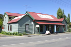 Stanley's Studio And Gallery - Fine Art And Craft - Tourism Brisbane 0