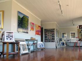 Tamar Valley Art Shack - Tourism Brisbane 0