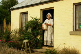 Grannie Rhodes' Cottage - Turn The Key Of Time - Tourism Brisbane 0
