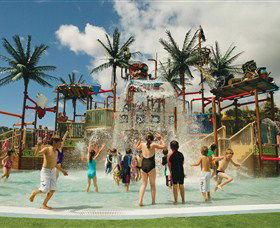 Wet 'n' Wild Water World - Tourism Brisbane 0