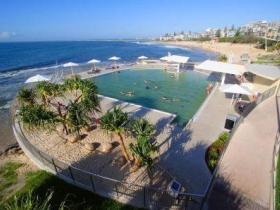 Kings Beach - Beachfront Salt Water Pool - Brisbane Tourism 0