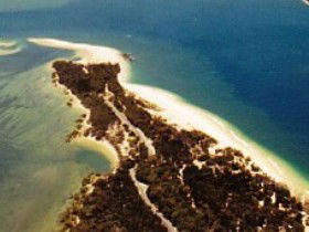 Inskip Peninsula Recreation Area - Brisbane Tourism 0