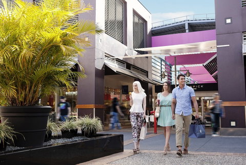 Harbour Town Outlet Shopping Centre - Tourism Brisbane 3