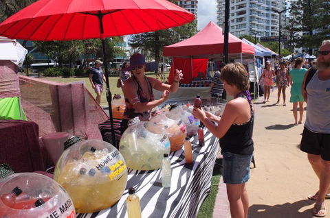 Broadbeach Beachfront Markets - Tourism Brisbane 4
