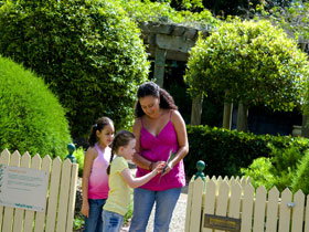 Redlands IndigiScapes Centre - Brisbane Tourism 0