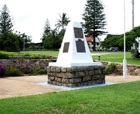 Dunwich War Memorial - Tourism Brisbane 0