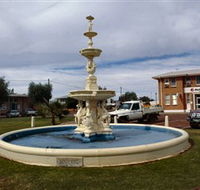 Cunnamulla War Memorial Fountain - Tourism Brisbane