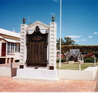 Gayndah War Memorial - Brisbane 4u