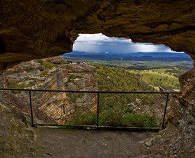 Hassans Walls Lookout - Brisbane Tourism 0