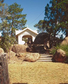 Stanthorpe Soldiers Memorial - Tourism Brisbane 1