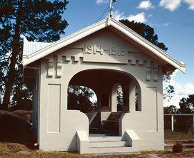 Stanthorpe Soldiers Memorial - Tourism Brisbane 0