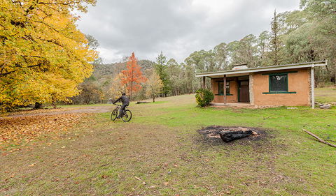 Major Clews Hut Walking Track - Brisbane Tourism 1