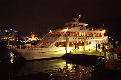 Vagabond Cruises - Brisbane 4u 8