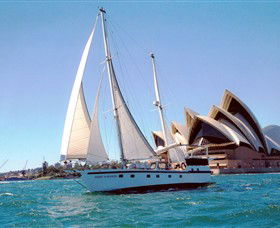 A Luxury Yacht On Sydney Harbour - Tourism Brisbane 1