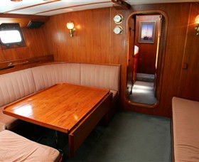 A Luxury Yacht On Sydney Harbour - Tourism Brisbane 2