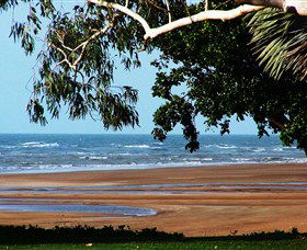 Beachfront Hotel - Tourism Brisbane 0