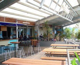 Beachfront Hotel - Tourism Brisbane 1