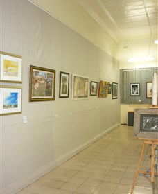 Outback Arts Gallery - Tourism Brisbane 0