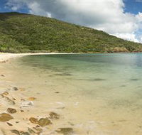 Connie Bay on Keswick Island - Tourism Brisbane
