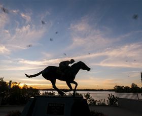 Black Caviar Statue - Brisbane 4u 0