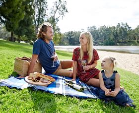 Wagga Beach - Brisbane Tourism 0