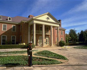 United States Of America, Embassy Of The - Brisbane Tourism 1