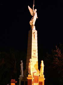 Cenotaph And Memorial Gates - Tourism Brisbane 1