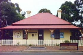 Dredges Cottage - Brisbane Tourism 0