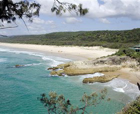 Main Beach, North Stradbroke Island - Brisbane Tourism 0