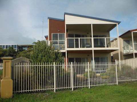 Tigh Na Mara - Brisbane Tourism 3